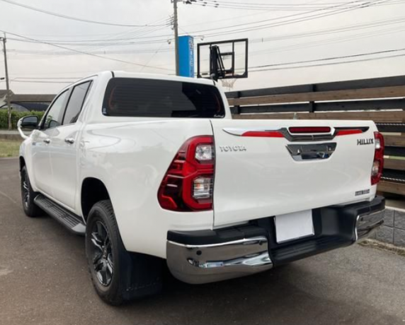 toyota-hilux-rhd-double-cab-2021-model-big-3