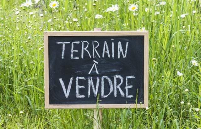 terrain-de-8-centiemes-a-vendre-a-gressier-trois-chambres-deja-montrees-et-couvertes-big-0