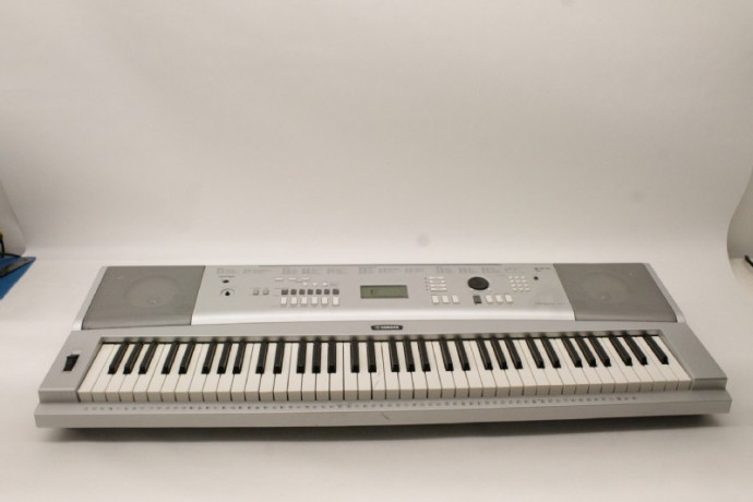 yamaha-keyboard-ypg-235-tres-bon-et-disponible-big-0